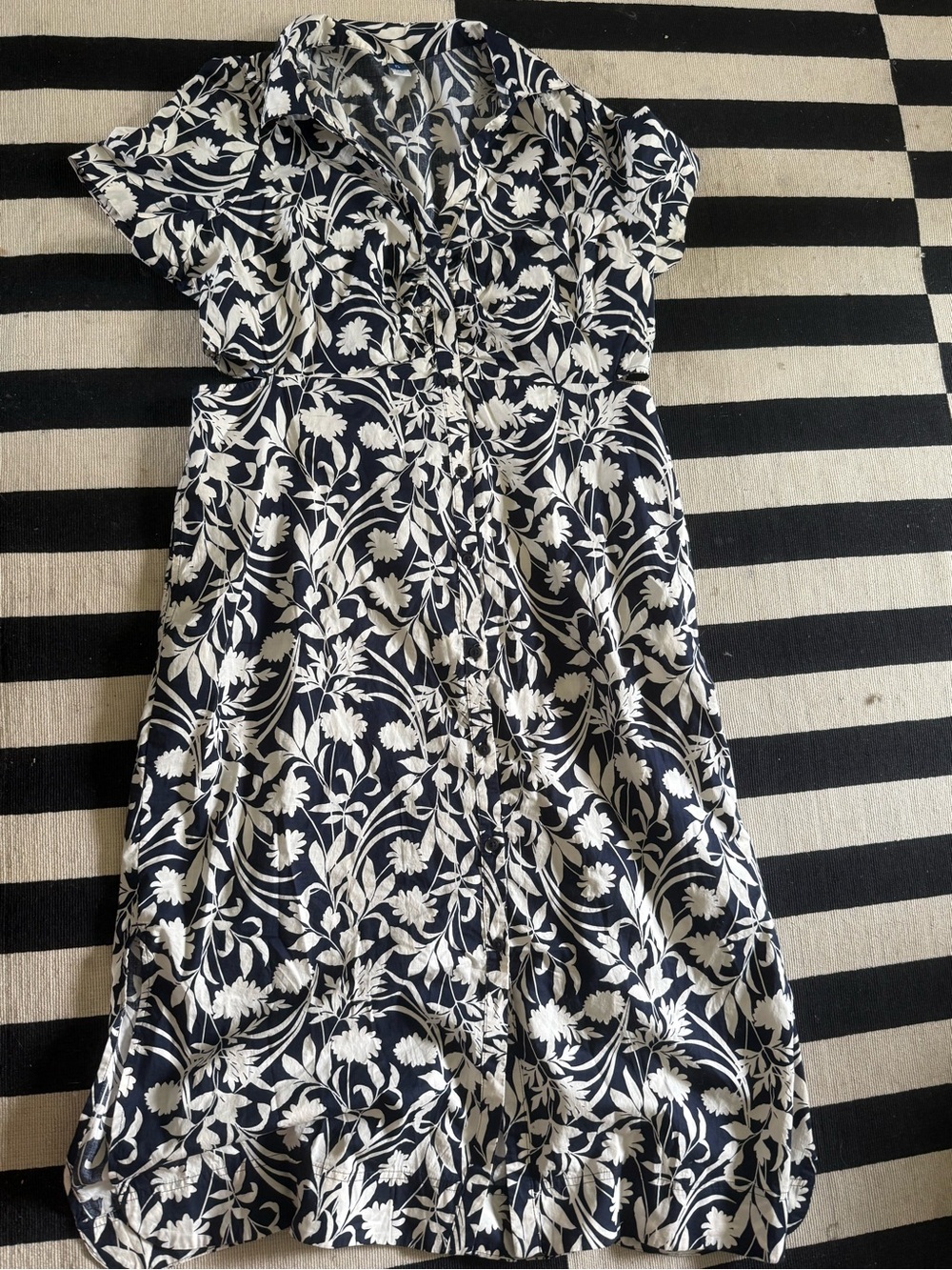 Old Navy Navy and White Floral Button-Front Midi Dress